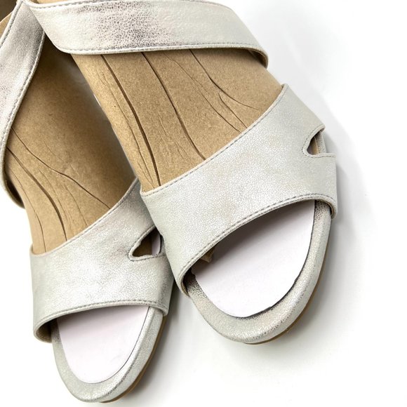 10W 10 WIDE Lifestride Womens Mega Faux Silver Leather Pumps Heels‎ Shoes - Picture 5 of 14